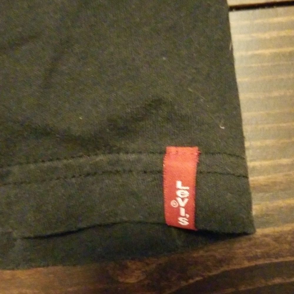 Levi's tee - Picture 2 of 2